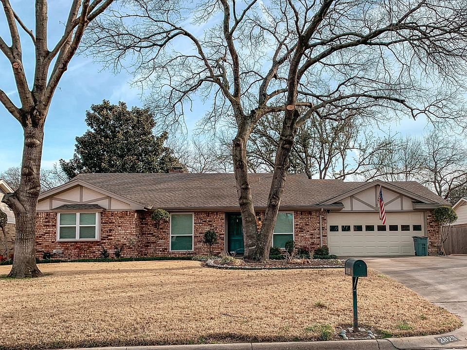 1st image of 2823 Canyon Dr