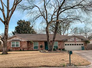 2823 Canyon Dr, Grapevine, TX 76051