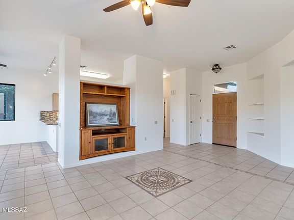 3rd image of 804 W Via Santa Adela