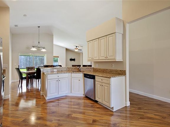 5th image of 11532 Chaplis Ln