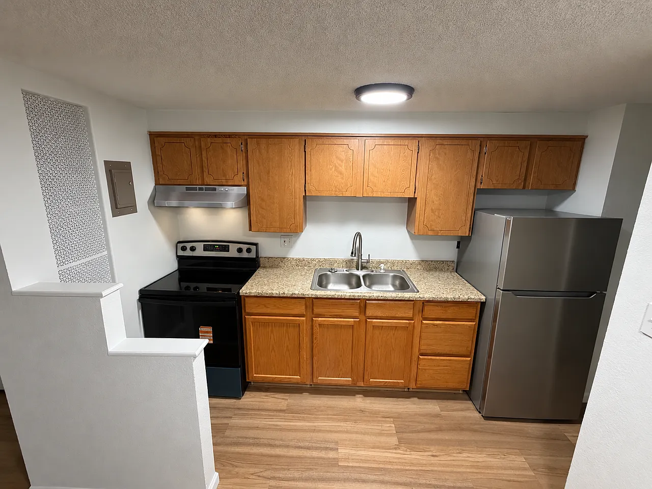 3300 S Clarkson St — Photo 4