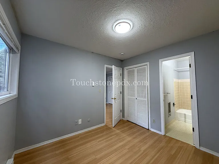 2424 NW Kearney St #15 — Photo 13