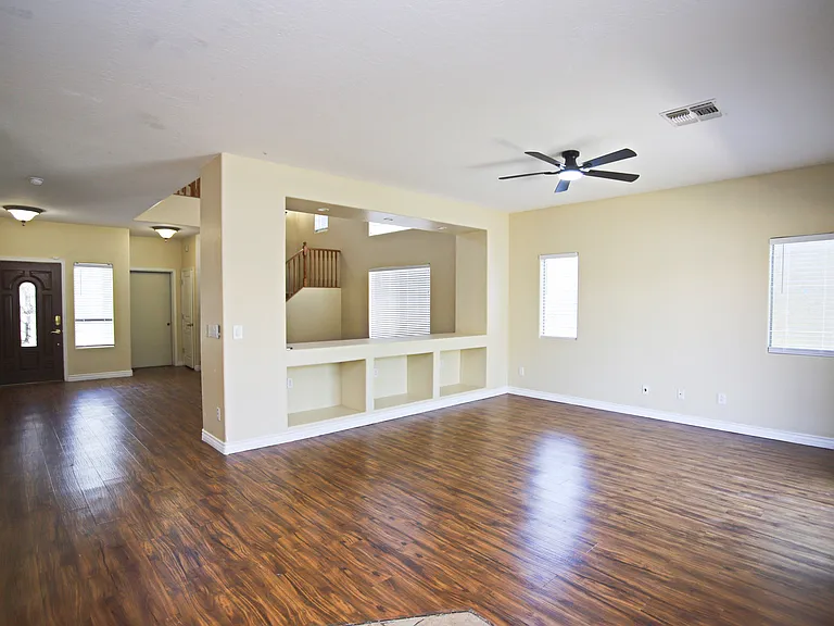 512 E Rainbow Dr — Photo 10