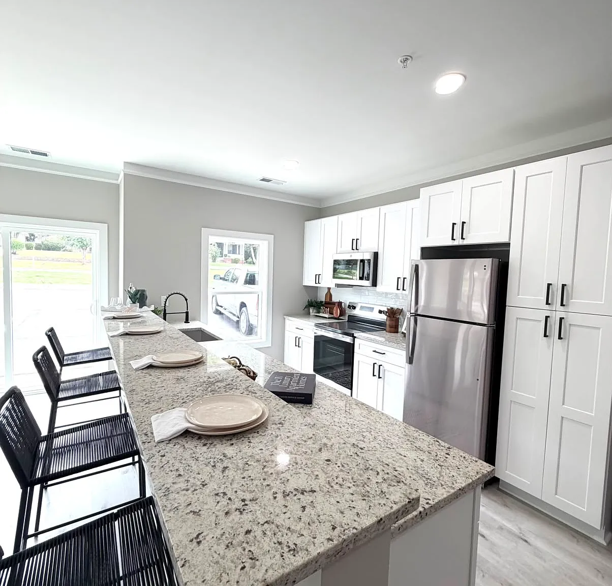 3 bed, 1600 sqft, $2,250 — Photo 4
