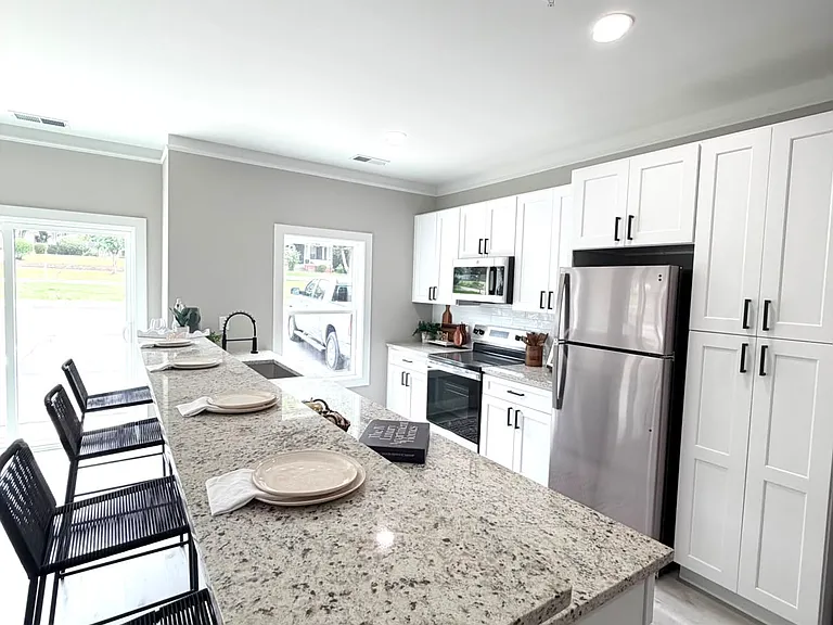 250 Summers Ave #102 — Photo 5