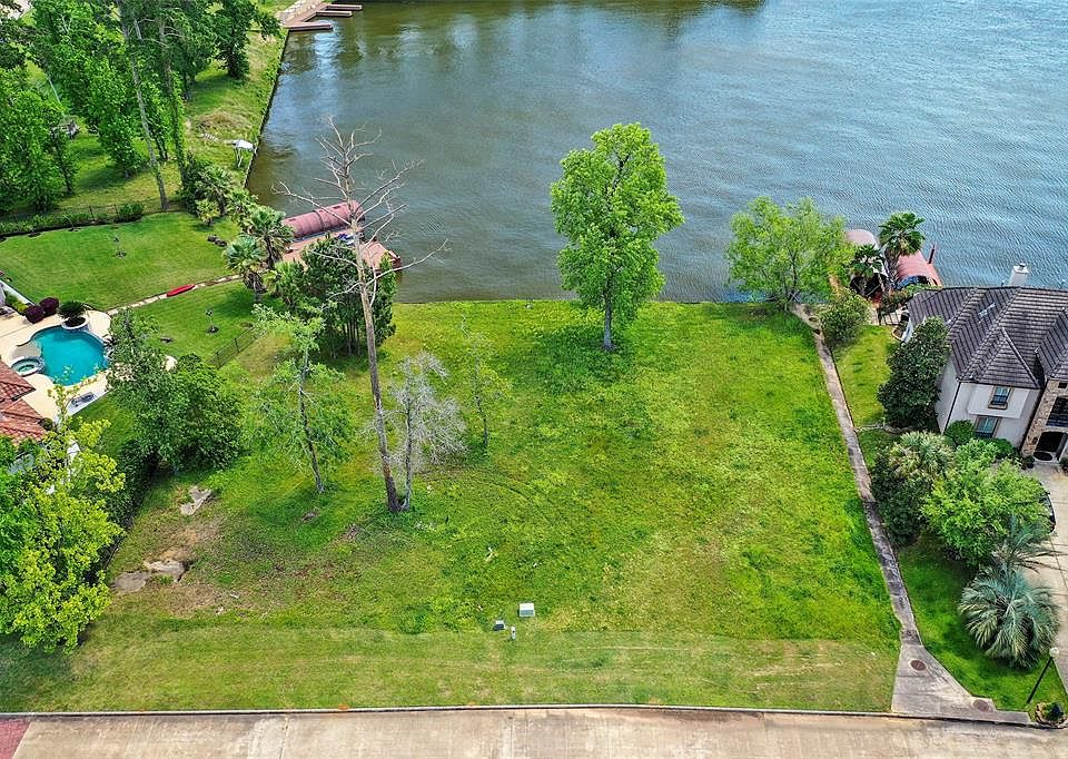 1st image of 28572 Oaks On The Water
