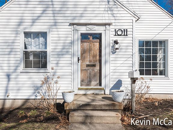 5th image of 1011 Griswold St SE