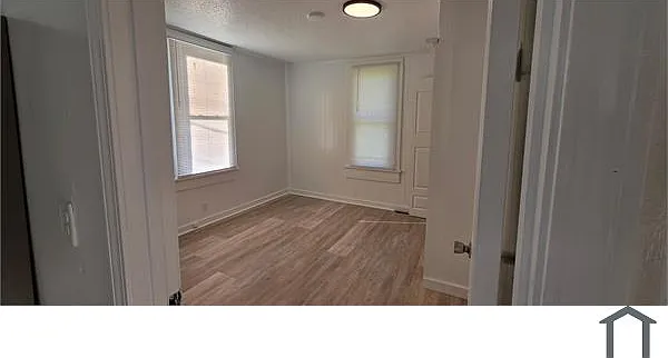 305 N Kendall St — Photo 5