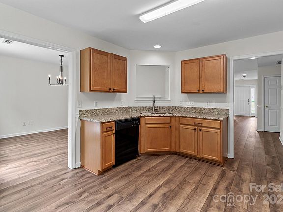 5th image of 6323 Elliott Dr