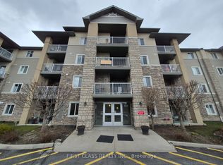 684 Warden Ave #404, Toronto, ON M1L 4W4