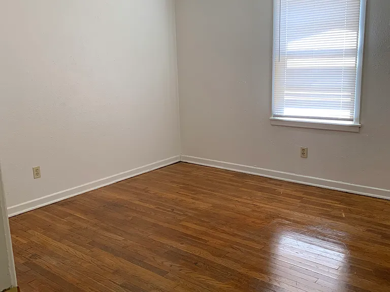 1058 S Bowie Dr — Photo 4