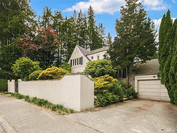 3rd image of 1551 Parkside Dr E