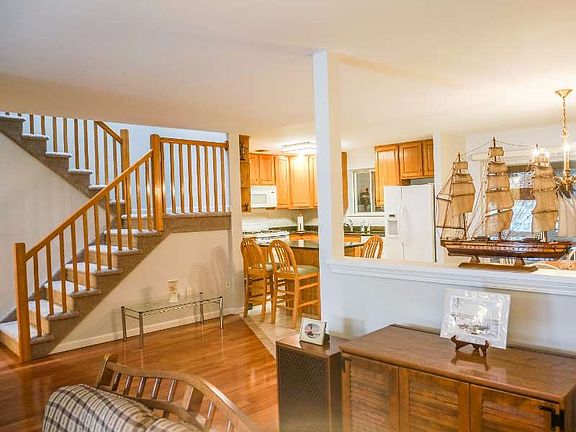 4th image of 259 Tamerisk Ln