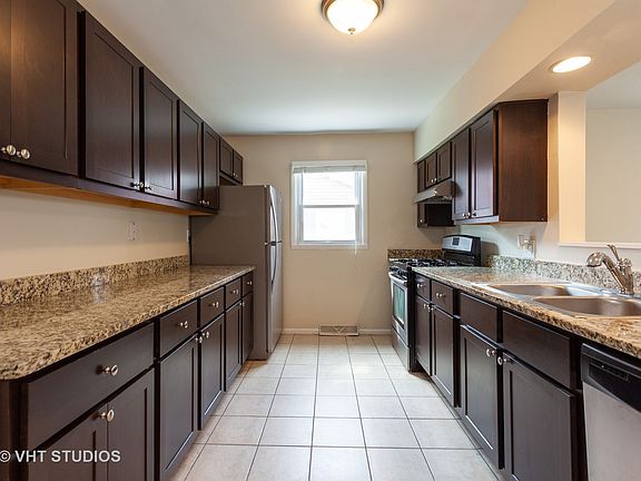 4th image of 624 N Westlawn Ave