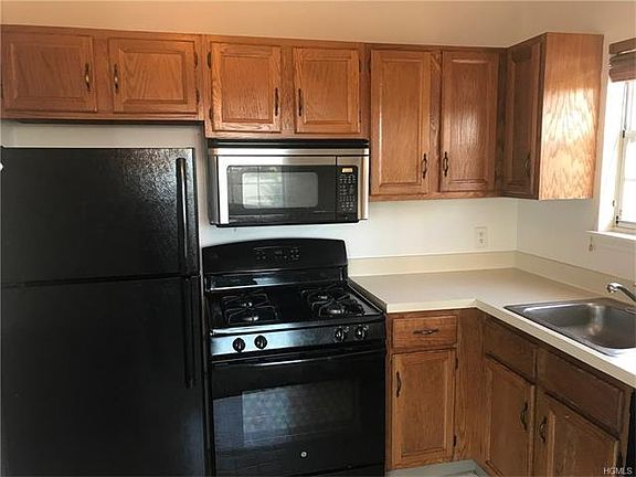 4th image of 18 Lexington Hl Unit 12