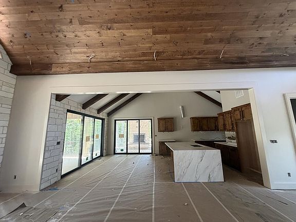 4th image of 256 Fairview Dr