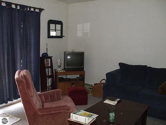 3rd image of 1847 N Ogemaw Trl