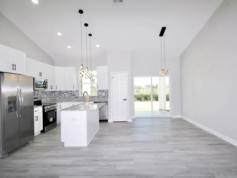 4625 Cortez Blvd — Photo 7