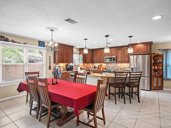 5th image of 8088 Briaroak Dr