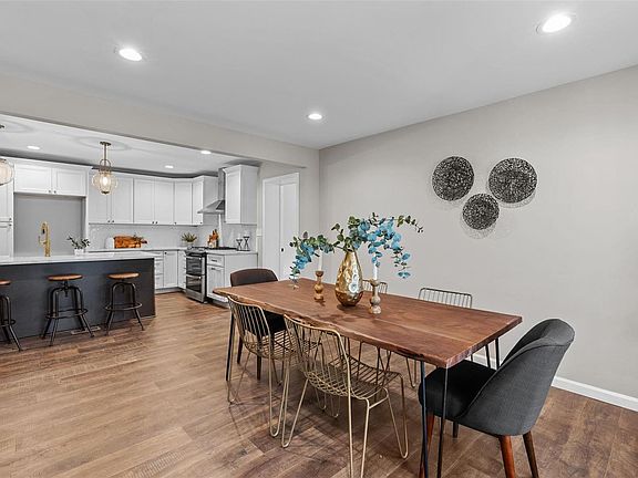 4th image of 8616 Eulalie Ave