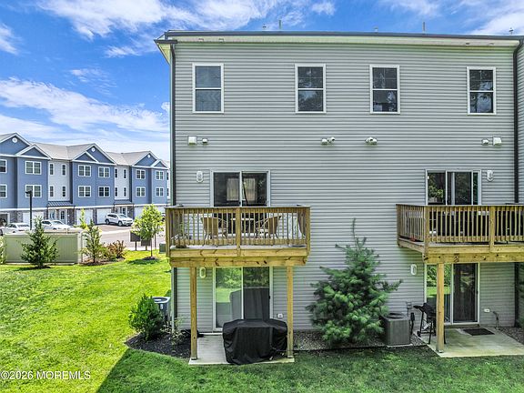 3rd image of 30 Mill Creek Court