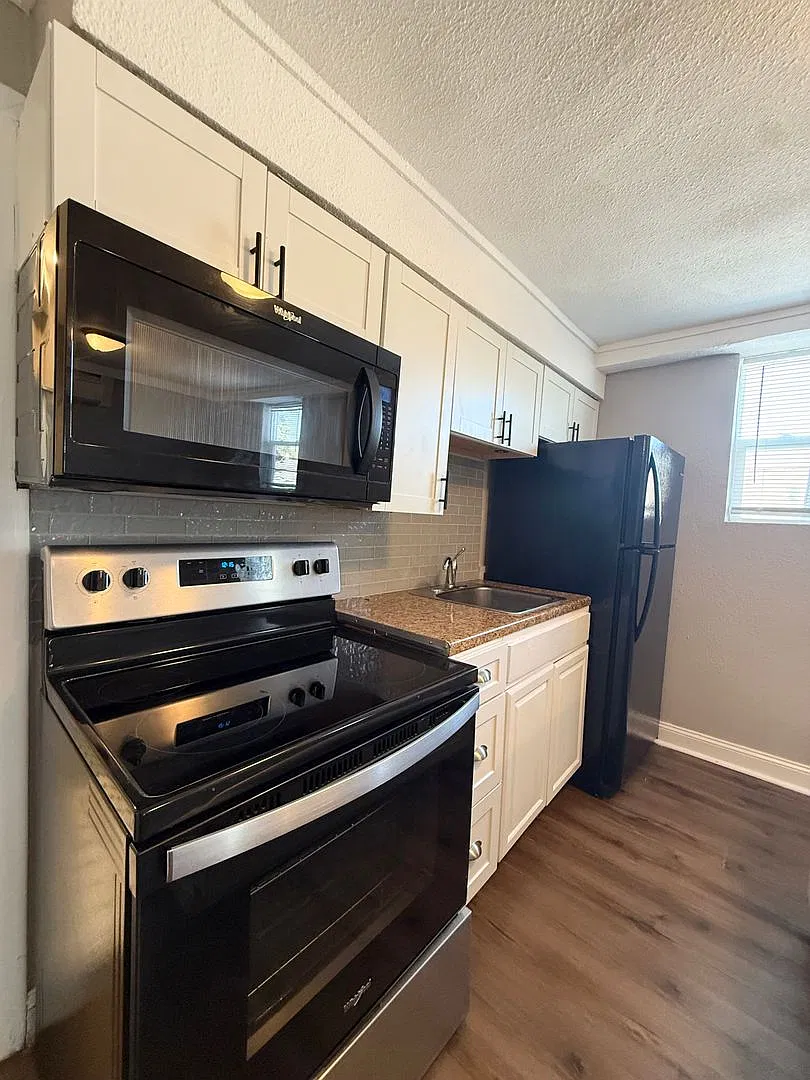 3512 Dodge Street — Photo 4