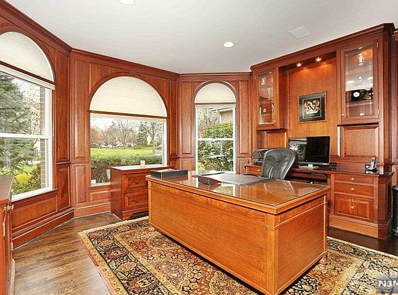 5th image of 574 Gruman Ct