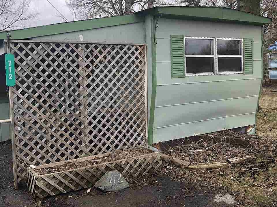 1st image of 712 Linden St