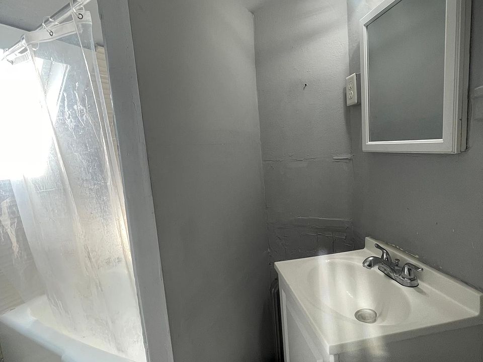 1st image of 48 William St APT 5