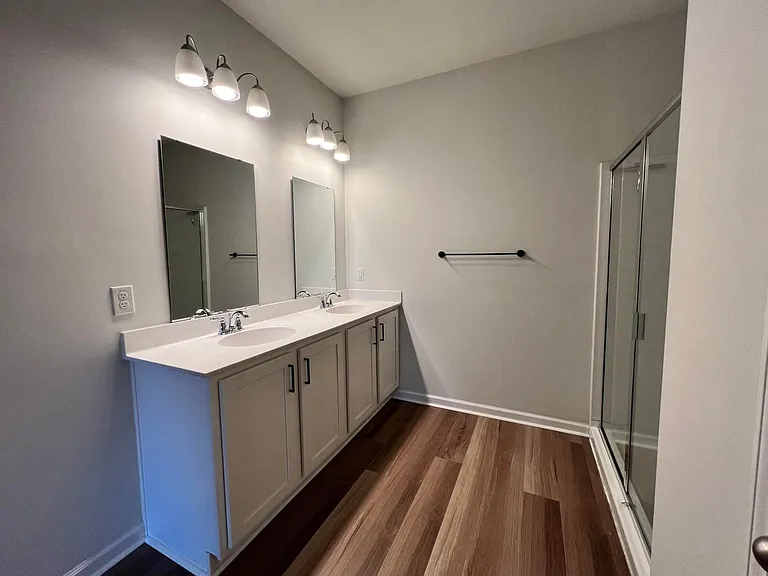 598 Wayton Cir — Photo 10