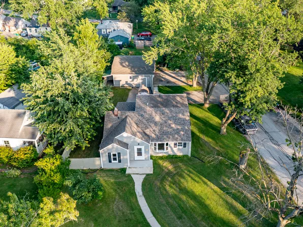 1147 W 62nd Ave, Merrillville, IN 46410