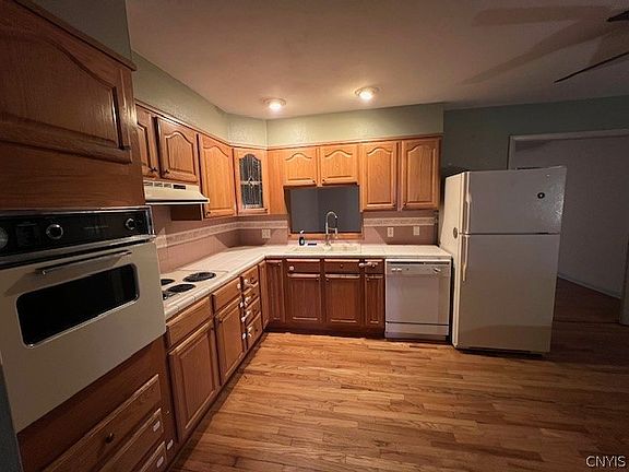 5th image of 7167 Fremont Rd