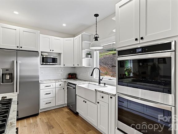 2nd image of 310 Magnolia Ridge Rd