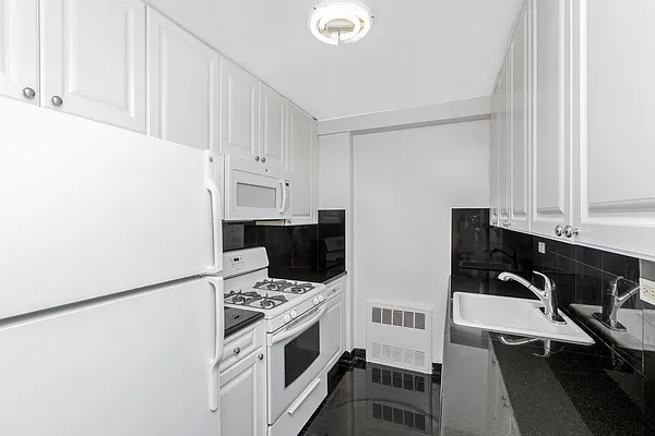 Rented by GoodRock Realty | media 34