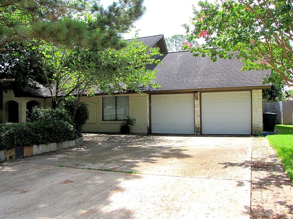 1st image of 2510 Lazy Lake Dr