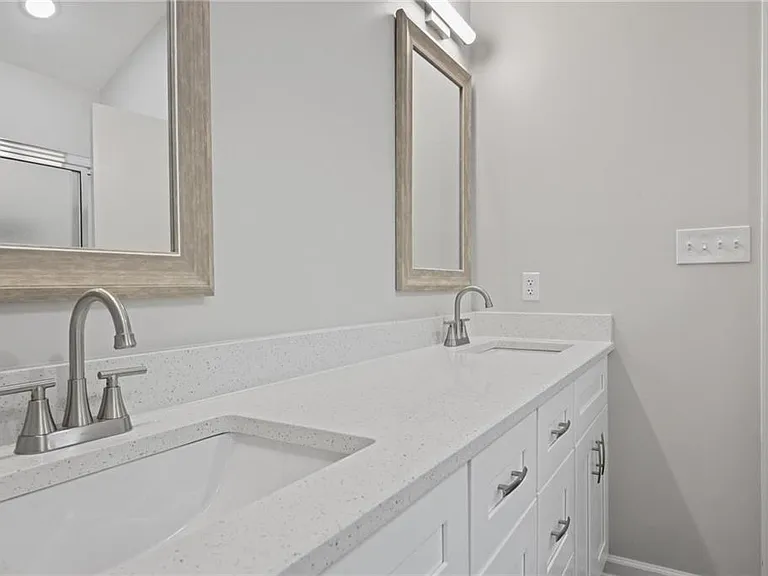 410 Hickory Walk — Photo 16