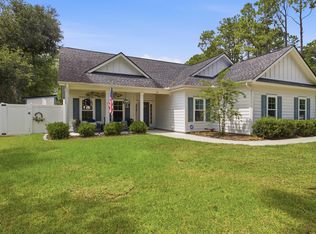 35 Georgeanna Ct, Pawleys Island, SC 29585
