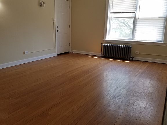 3rd image of 572 Forsythe Ave APT 3