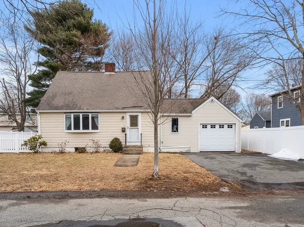 3 Gray Rd, Beverly, MA 01915