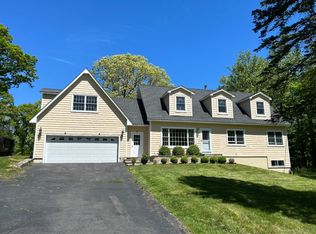 16 Topcrest Ln, Ridgefield, CT 06877