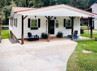 818 Lakeshore Dr, Monticello, GA 31064