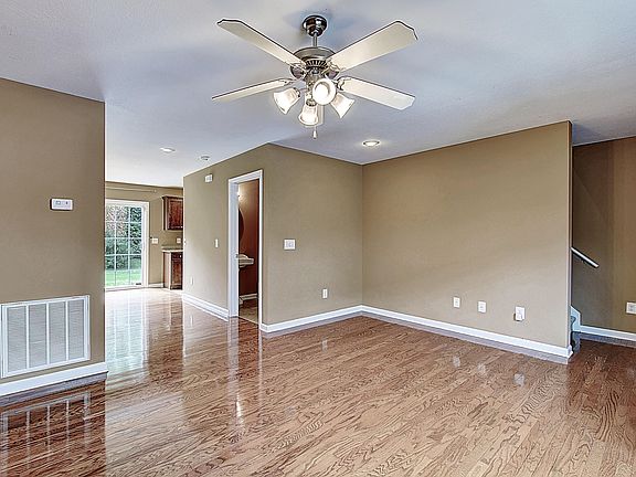 5th image of 2121 S Greenwood Dr APT 600