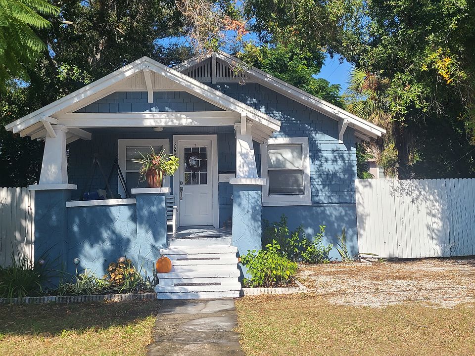1st image of 2221 23rd Ave S