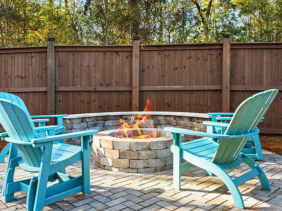 5th image of 127 Lakestone Rd