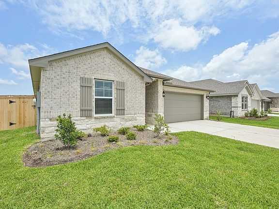 The Preston floorplan in Central Park of Texas City, TX.