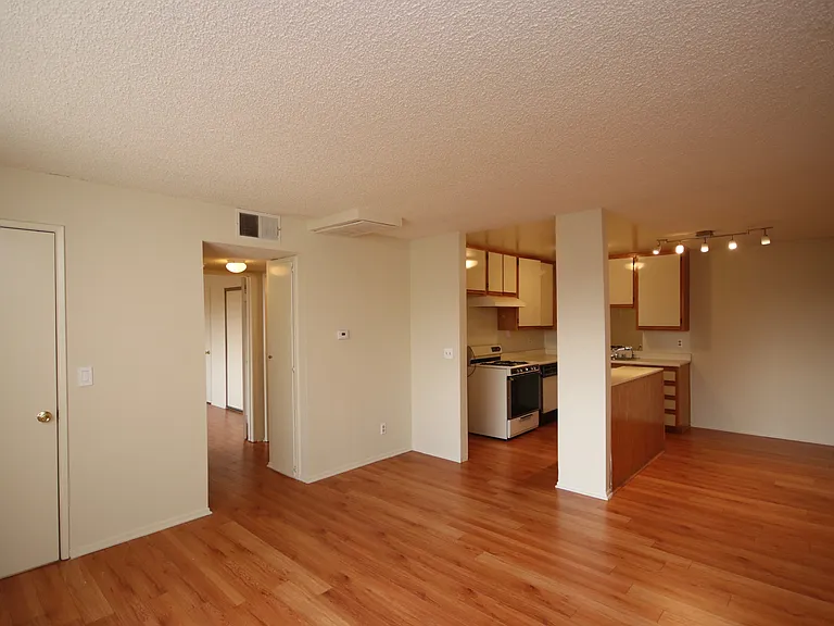 618 W California Ave #4 — Photo 1