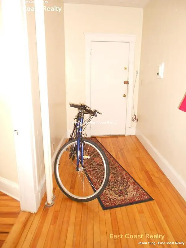 1 bed, 1.0 bath, 550 sqft, $2,295 — Photo 3