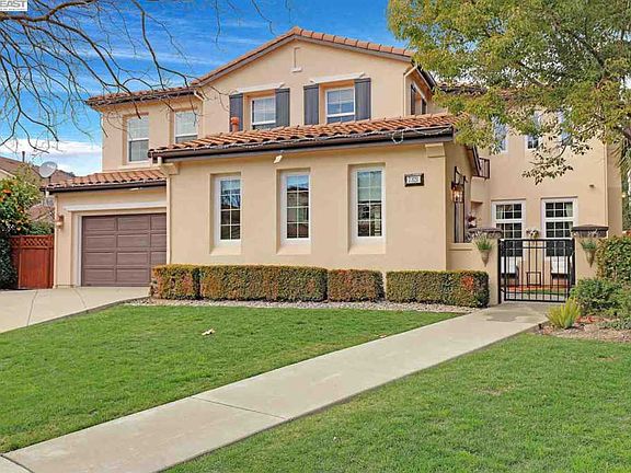 3rd image of 7321 Hickorywood Ln