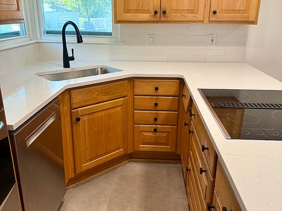 Updated Kitchen with Premium Appliances