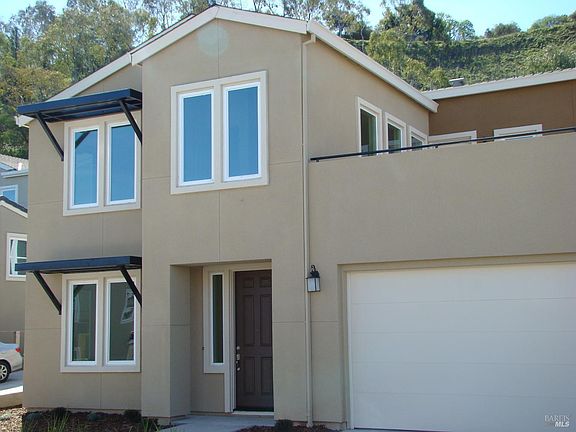 2nd image of 532 Sapphire Street